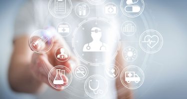 Acceso a artículos y vídeos de patologías, novedades y avances médicos nacionales e internacionales por parte de los TOP100 Especialistas Médicos del país. .